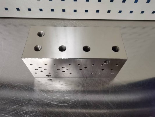 森特克液壓非標(biāo)定制閥塊